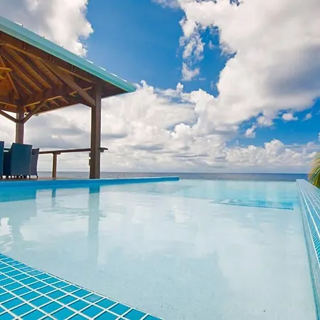 Vivaro Roatan North House